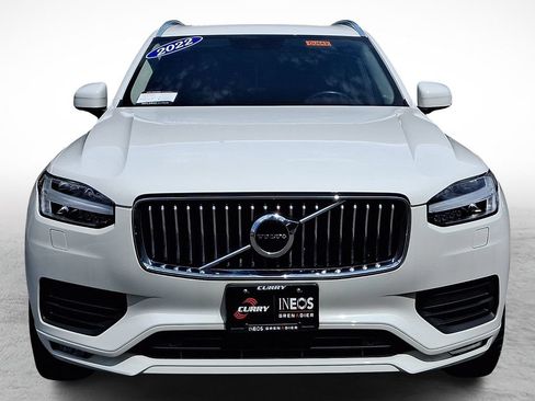 Used 2022 Volvo XC90 T6 Momentum AWD/4WD image 2