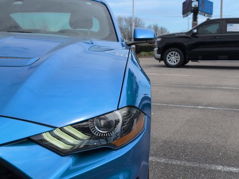 Used 2019 Ford Mustang Premium image 12