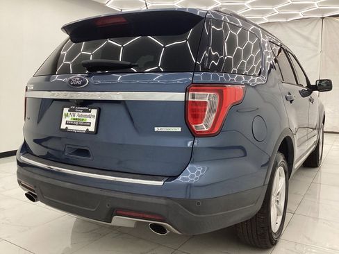 Used 2018 Ford Explorer XLT w/ Equipment Group 201A image 9