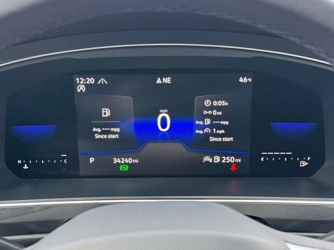 Certified 2023 Volkswagen Tiguan SE R-Line image 34