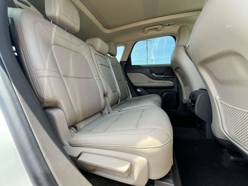 Used 2021 Lincoln Corsair AWD w/ Premium Package image 20
