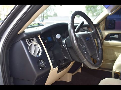 Used 2015 Ford Expedition XL image 13