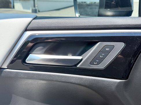 New 2025 Mitsubishi Outlander 4WD Plug-In Hybrid image 10