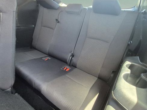 Used 2021 Toyota Highlander LE FWD image 18