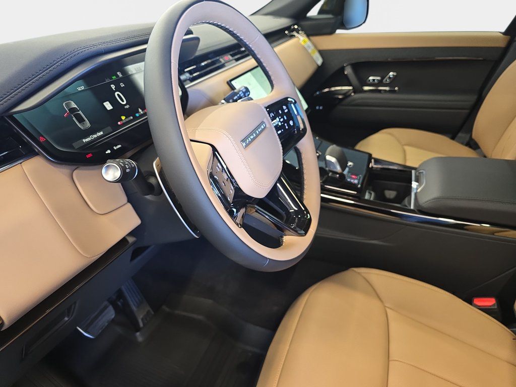 New 2026 Land Rover Range Rover Sport Dynamic SE AWD/4WD image 13