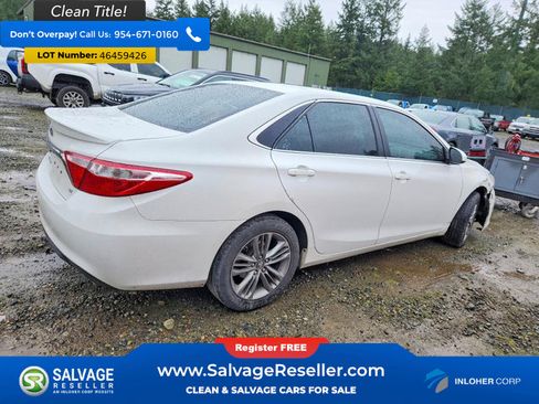 Used 2016 Toyota Camry SE w/ Moonroof Package image 4