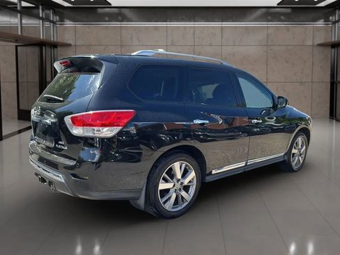 Used 2016 Nissan Pathfinder Platinum image 5