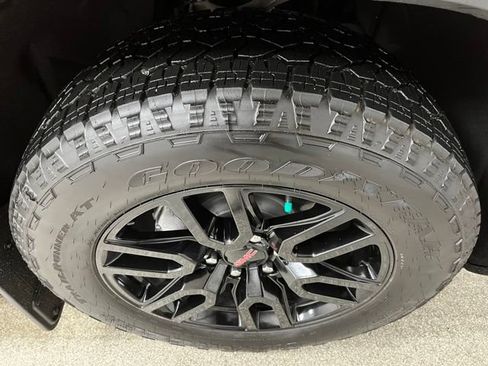 Used 2025 GMC Sierra 1500 Pro w/ Graphite Edition AWD/4WD image 16