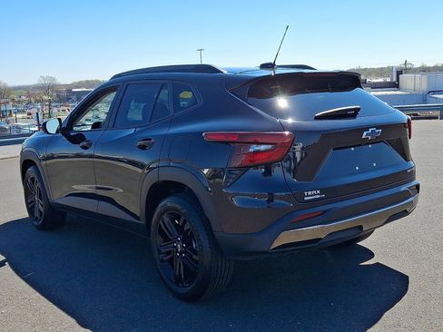 Certified 2024 Chevrolet Trax ACTIV w/ Driver Confidence Package FWD image 4