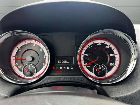 Used 2016 Dodge Grand Caravan SXT image 19