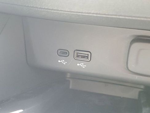 Certified 2025 Buick Envista Preferred w/ Convenience II Package FWD image 20