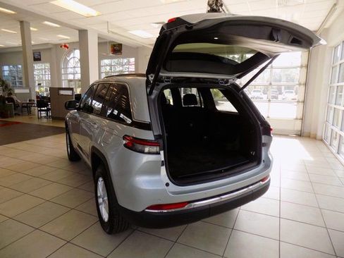 New 2025 Jeep Grand Cherokee Laredo X w/ Luxury Tech Group I RWD image 8