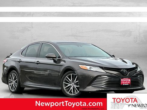 Used 2018 Toyota Camry XLE image 1