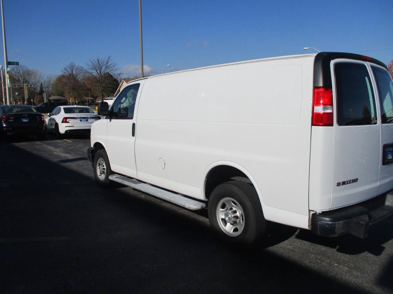 Used 2021 Chevrolet Express 2500 w/ Driver Convenience Package RWD image 6