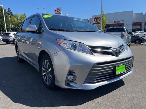 Used 2018 Toyota Sienna XLE w/ XLE Navigation Package AWD/4WD image 1