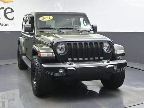Used 2021 Jeep Wrangler Unlimited Sahara w/ Uconnect 4C Nav & Sound Group AWD/4WD image 51