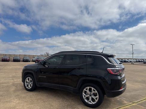 Used 2025 Jeep Compass Latitude image 13
