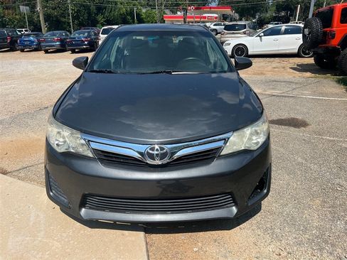 Used 2012 Toyota Camry LE FWD image 2