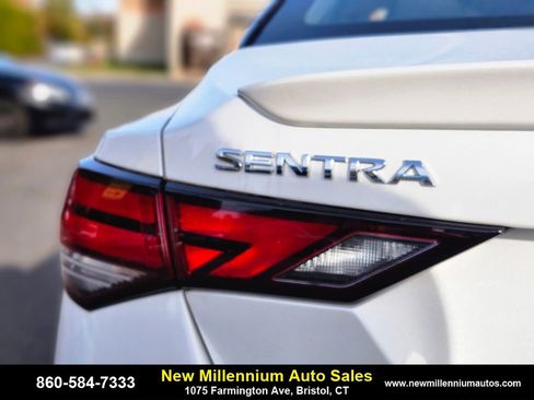 Used 2025 Nissan Sentra SR image 9