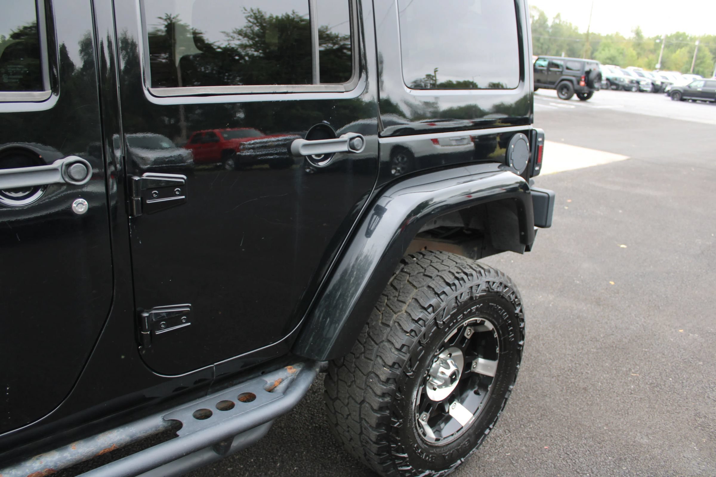 Used 2013 Jeep Wrangler Unlimited Rubicon AWD/4WD image 4