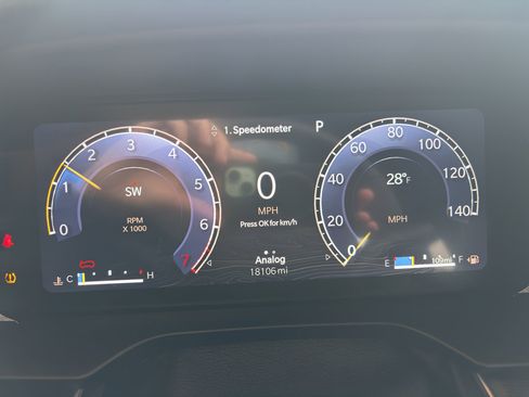 Used 2024 Jeep Grand Cherokee Altitude image 9