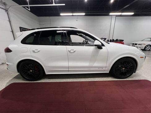 Used 2016 Porsche Cayenne GTS image 11