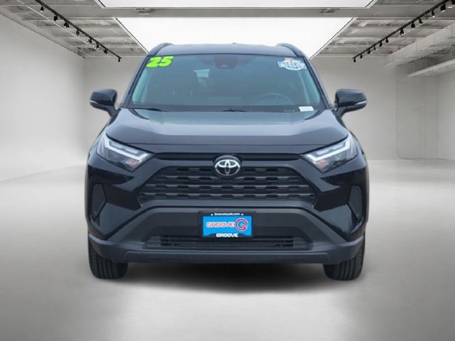 Used 2025 Toyota RAV4 XLE AWD/4WD image 9