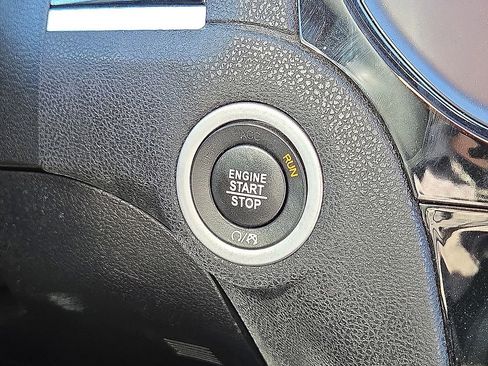 Used 2023 Chrysler 300 S image 30