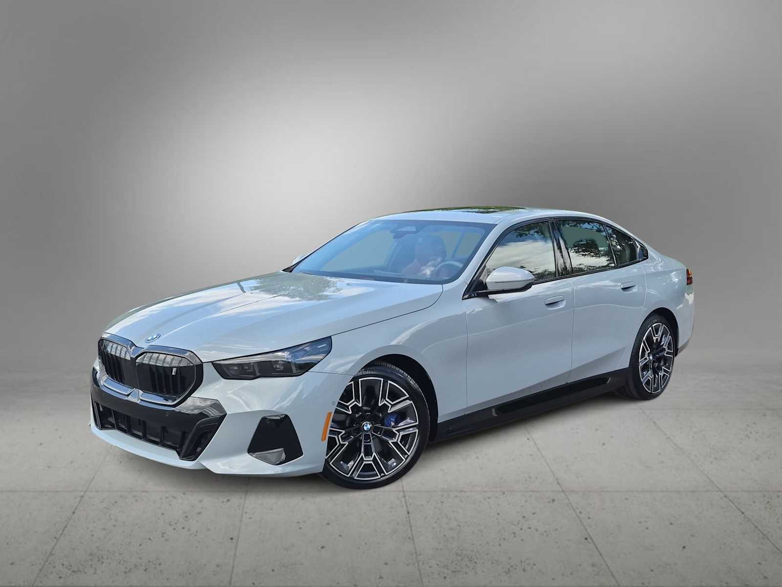 Used 2026 BMW i5 eDrive40 AWD/4WD image 1
