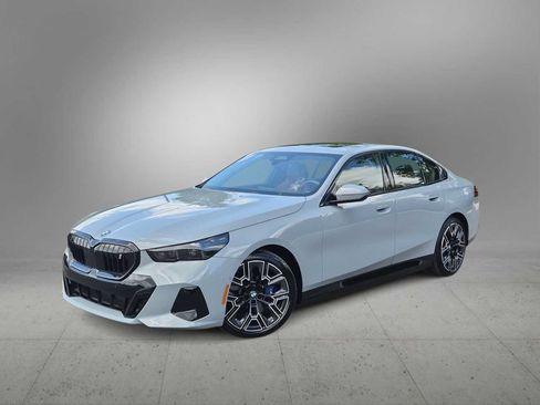 Used 2026 BMW i5 eDrive40 AWD/4WD image 1