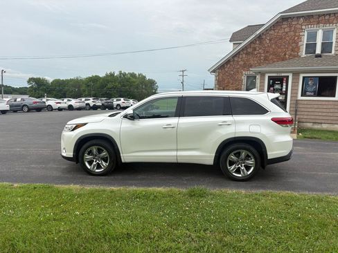 Used 2019 Toyota Highlander Limited AWD/4WD image 2