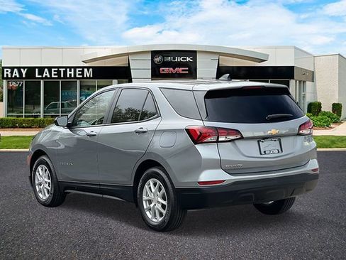 Used 2023 Chevrolet Equinox LS FWD image 3