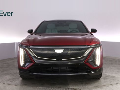 Used 2024 Cadillac Lyriq Sport AWD/4WD image 12
