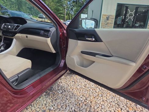 Used 2017 Honda Accord LX image 20