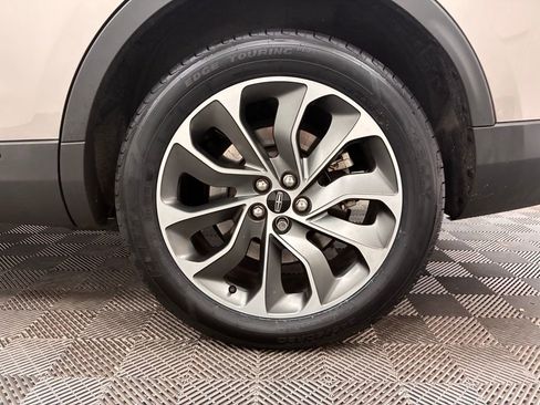 Used 2023 Lincoln Nautilus Reserve image 16