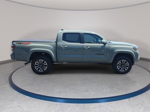 Used 2023 Toyota Tacoma TRD Sport w/ Technology Package AWD/4WD image 4