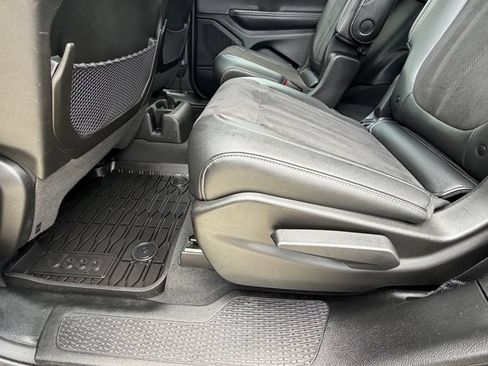 Certified 2023 Jeep Grand Cherokee L Laredo AWD/4WD image 21