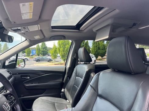 Used 2019 Honda Pilot Touring image 15