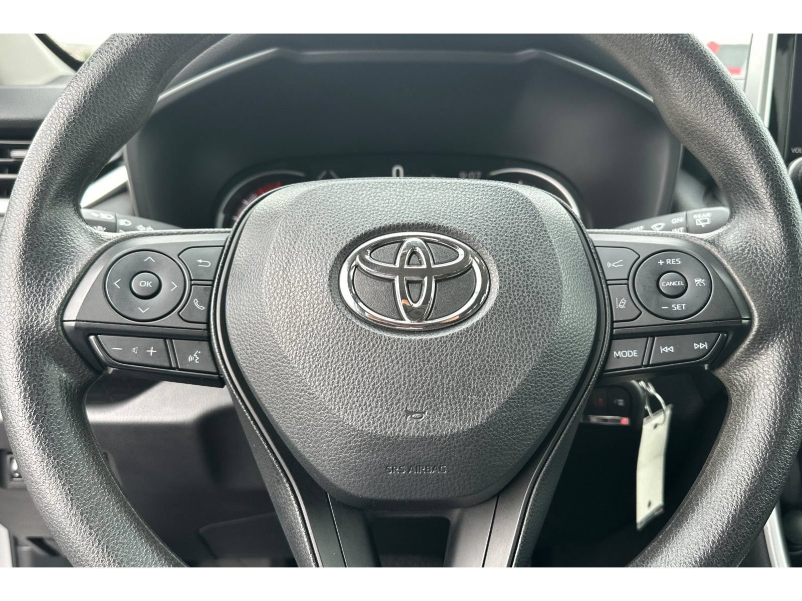 Used 2025 Toyota RAV4 LE AWD/4WD image 25