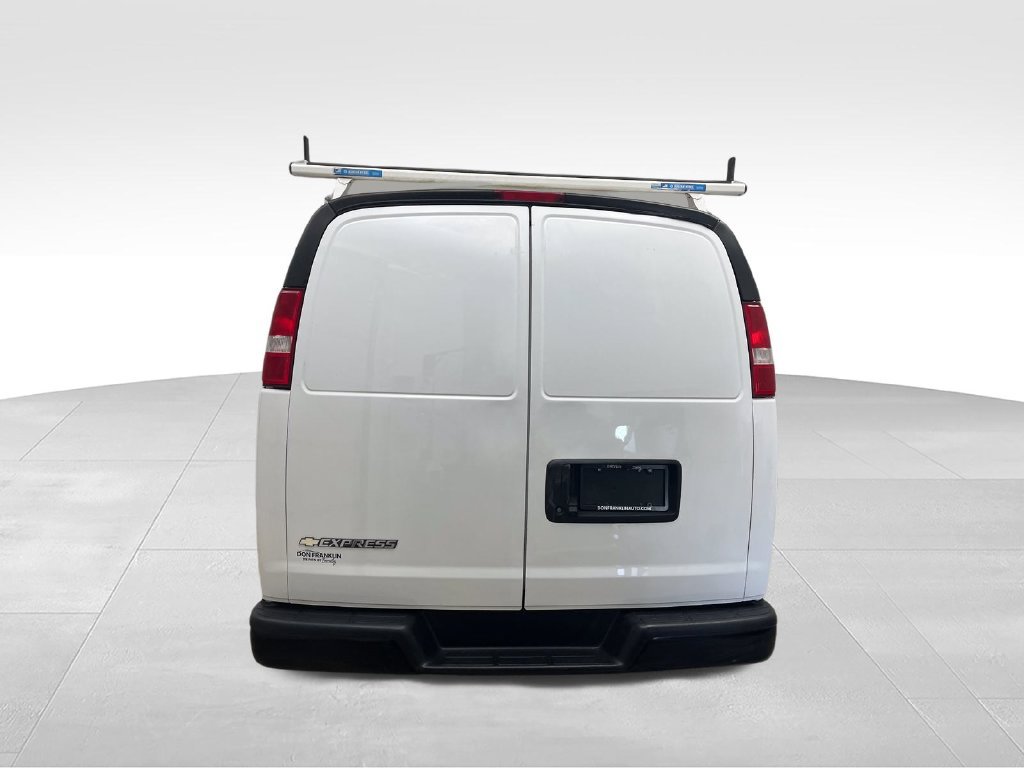 Used 2023 Chevrolet Express 2500 w/ Driver Convenience Package RWD image 4
