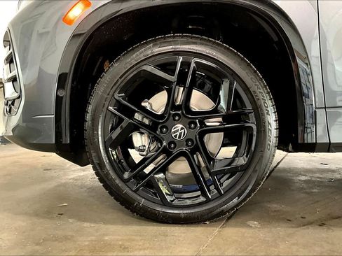 New 2026 Volkswagen Tiguan SE R-Line image 14