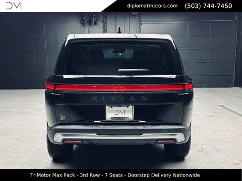 Used 2025 Rivian R1S Premium image 6