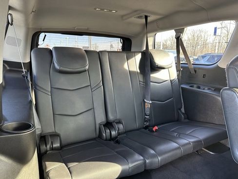 Used 2019 Cadillac Escalade ESV Luxury image 14