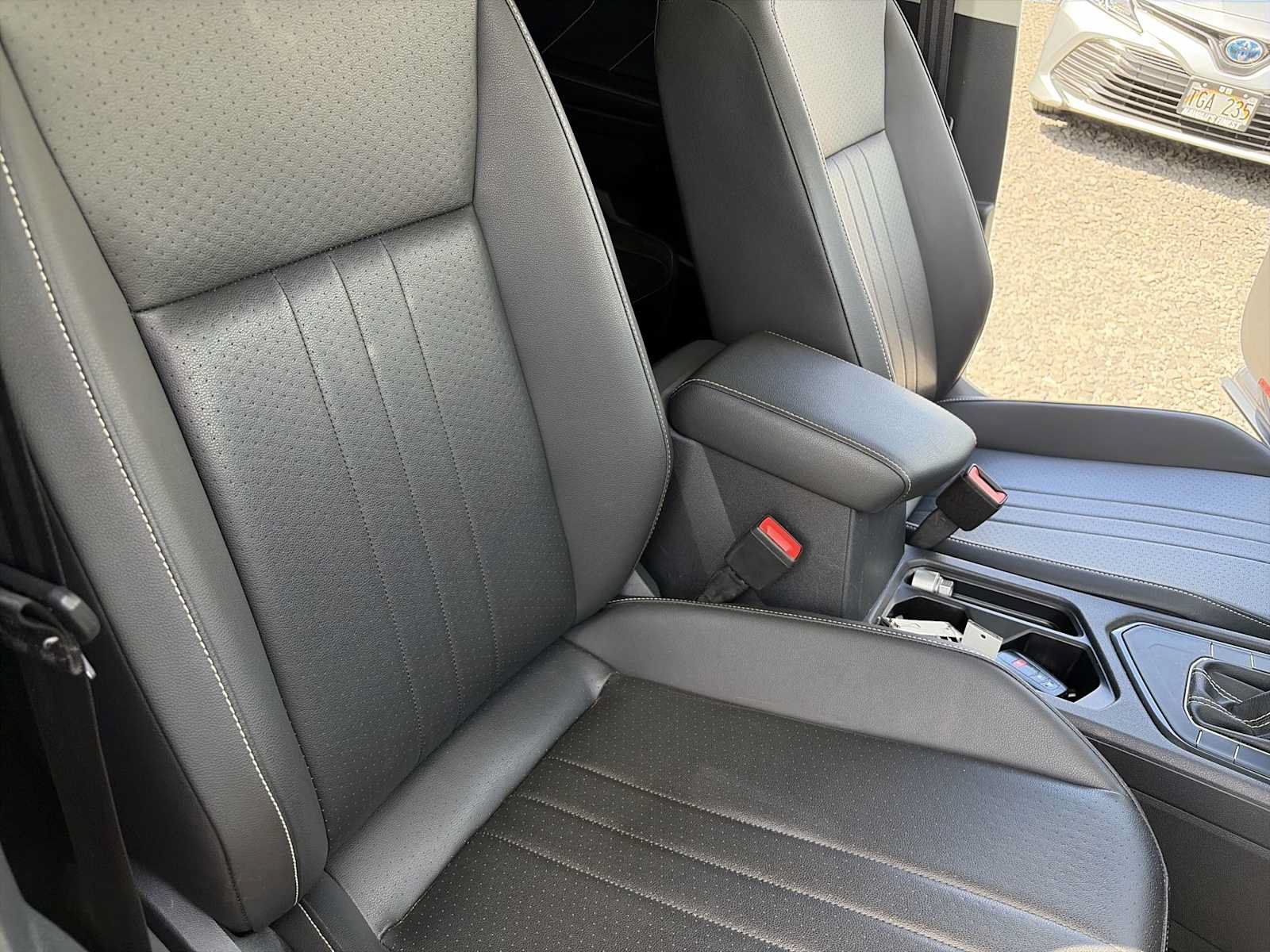 Used 2023 Volkswagen Tiguan SE w/ Panoramic Sunroof Package FWD image 26