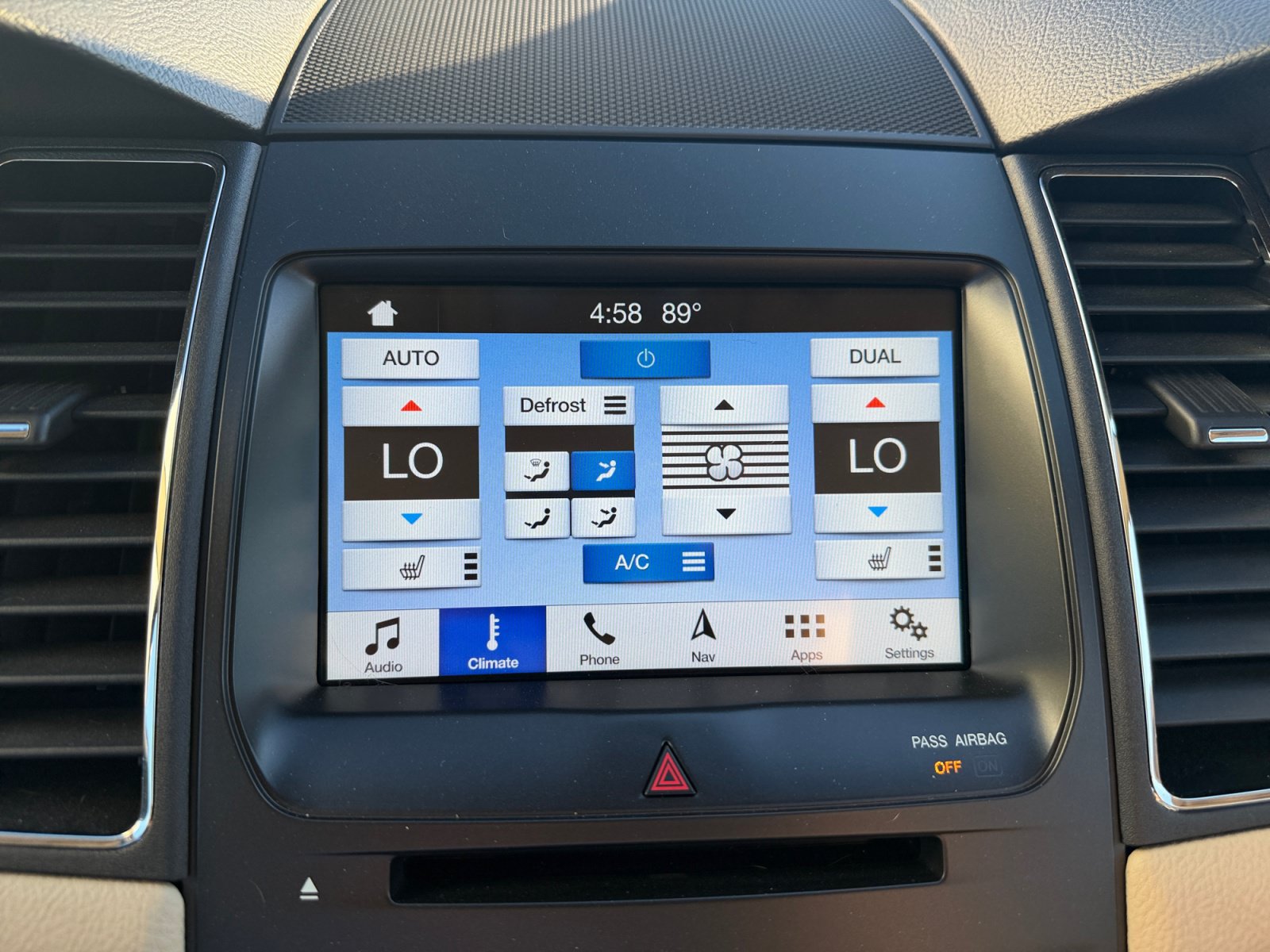Used 2018 Ford Taurus SEL w/ Equipment Group 201A FWD image 24