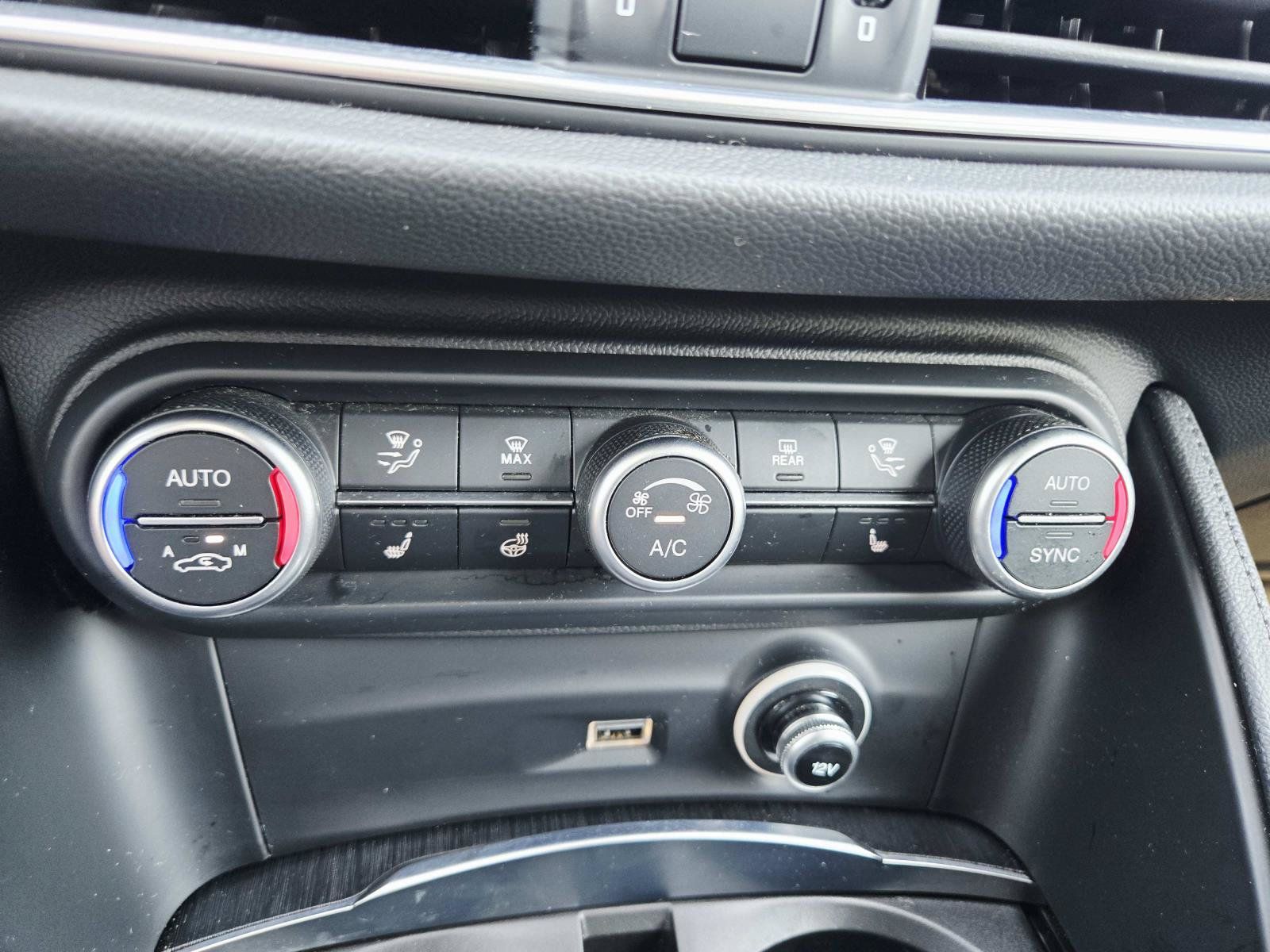 Used 2024 Alfa Romeo Stelvio Sprint AWD/4WD image 30