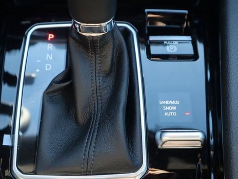 New 2026 Jeep Compass Latitude image 13