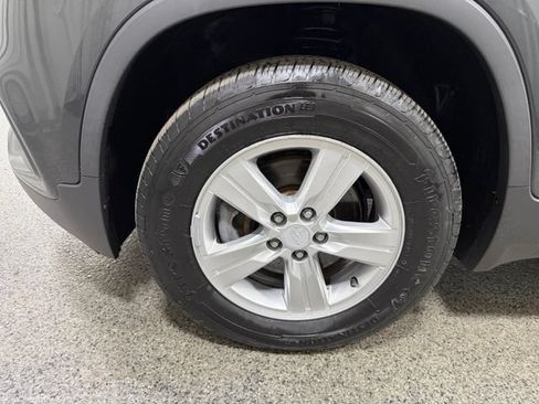 Used 2019 Chevrolet Trax LS AWD/4WD image 23