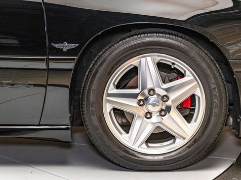 Used 2004 Chevrolet Impala SS image 16