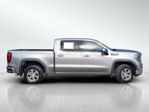 Used 2025 GMC Sierra 1500 SLT image 3
